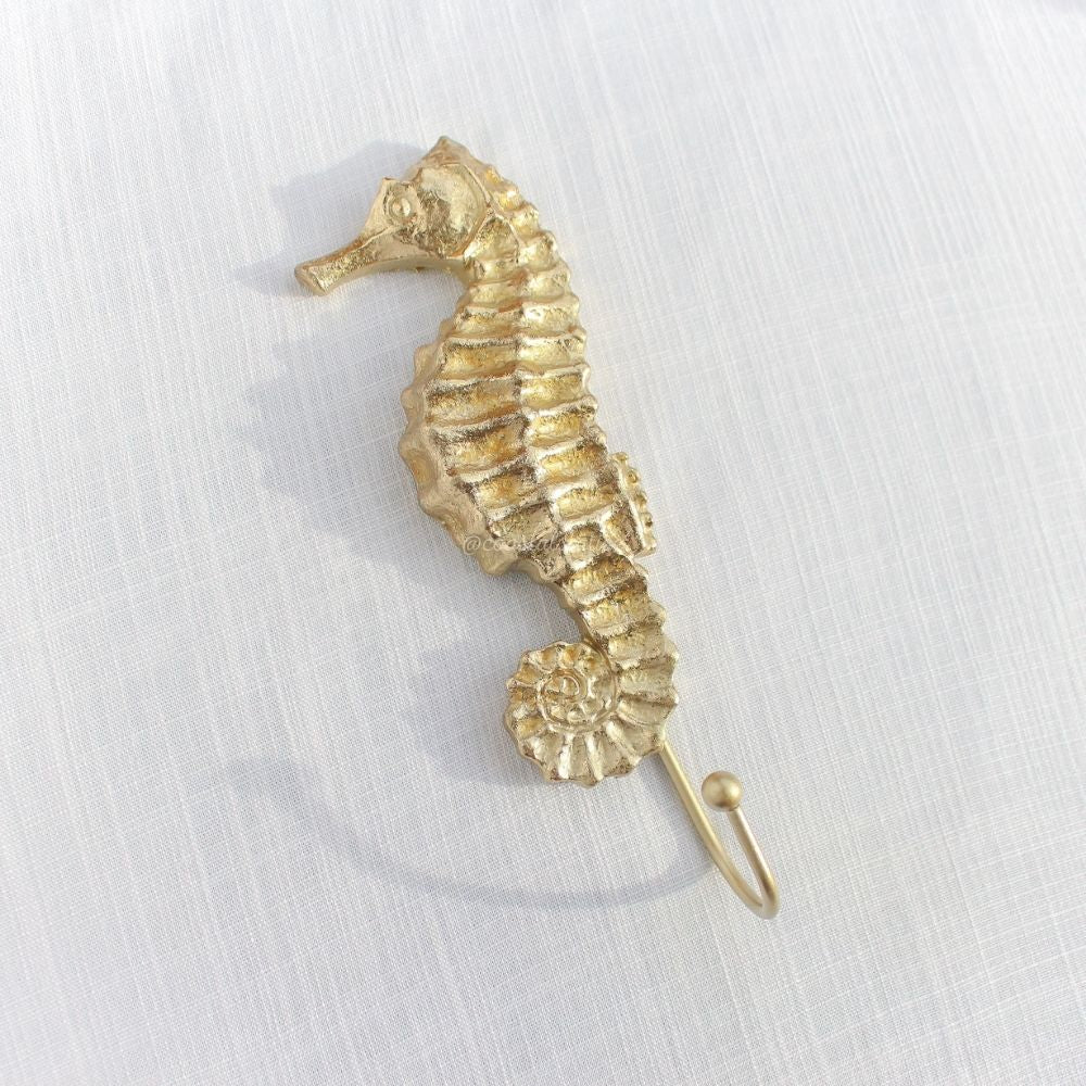 Seahorse Hook in Gold
