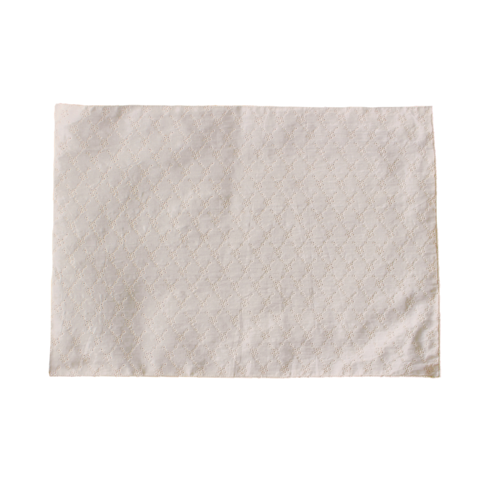 Broderie placemat