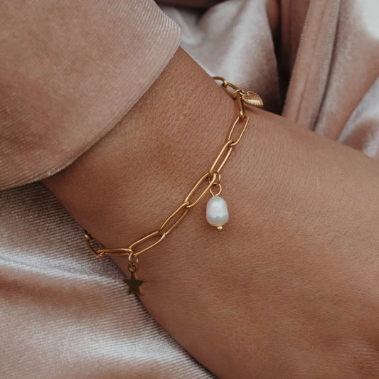 Heart and Pearl Chain Bracelet