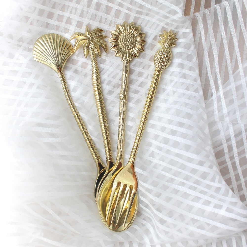 Assorted brass spoon